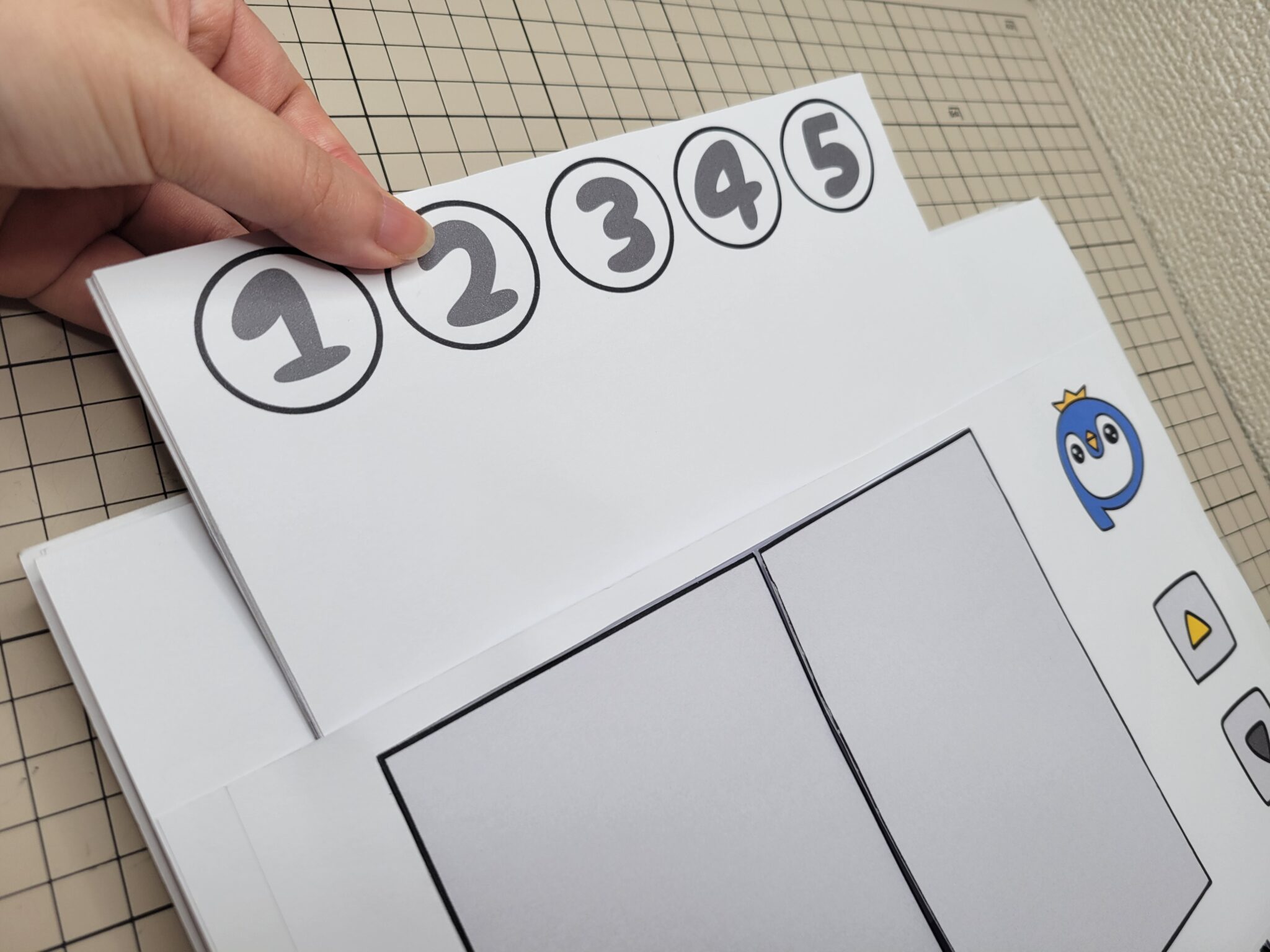 パネルシアターとは？子ども達が好きなパネルシアターを年齢別にご紹介 ちょきぺたファクトリー